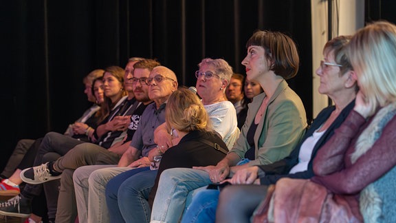 Angelika B. und MDR-Rundfunkchor-Sängerin Lena Bendzulla im Publikum