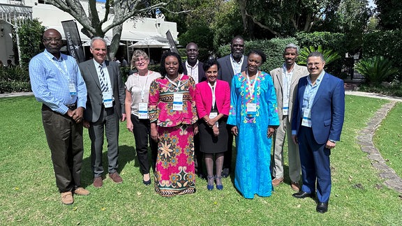 Team des African One Health Network for Disease Prevention ADAPT mit Koordinator Dr. Ahmed Abd El Wahed rechts