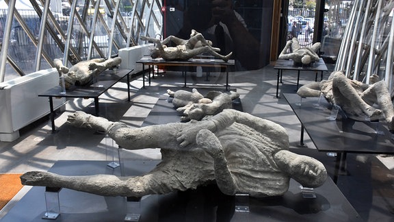 Opfer des Vulkanausbruchs (Abgüsse der Hohlräume im erkalteten Gestein) in Pompei