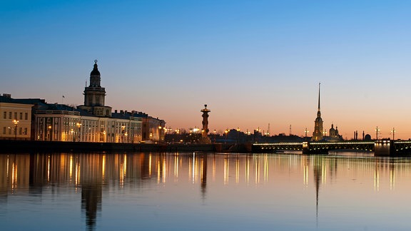 Sankt Petersburg, Blick über die Newa während der "weißen Nächte"