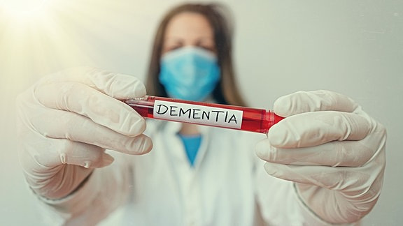 Röhrchen mit Aufschrift "Dementia"