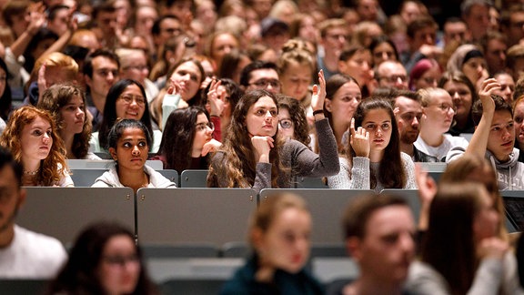 Studierende in einem Hörsaal