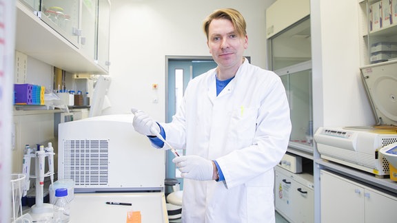 Prof. Dr. rer. nat. Ulf Kahlert, Professor für Molekulare und Experimentelle Chirurgie der Universitätsklinik für Allgemein-, Viszeral-, Gefäß- und Transplantationschirurgie Magdeburg