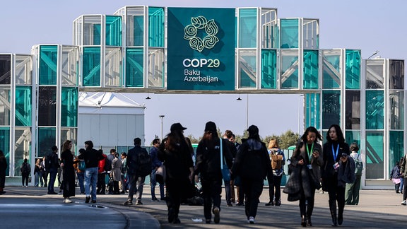 Eingansgportal COP29 in Baku